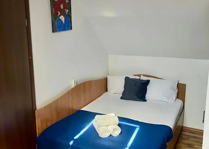 Grinda House - City Center Park And Stay